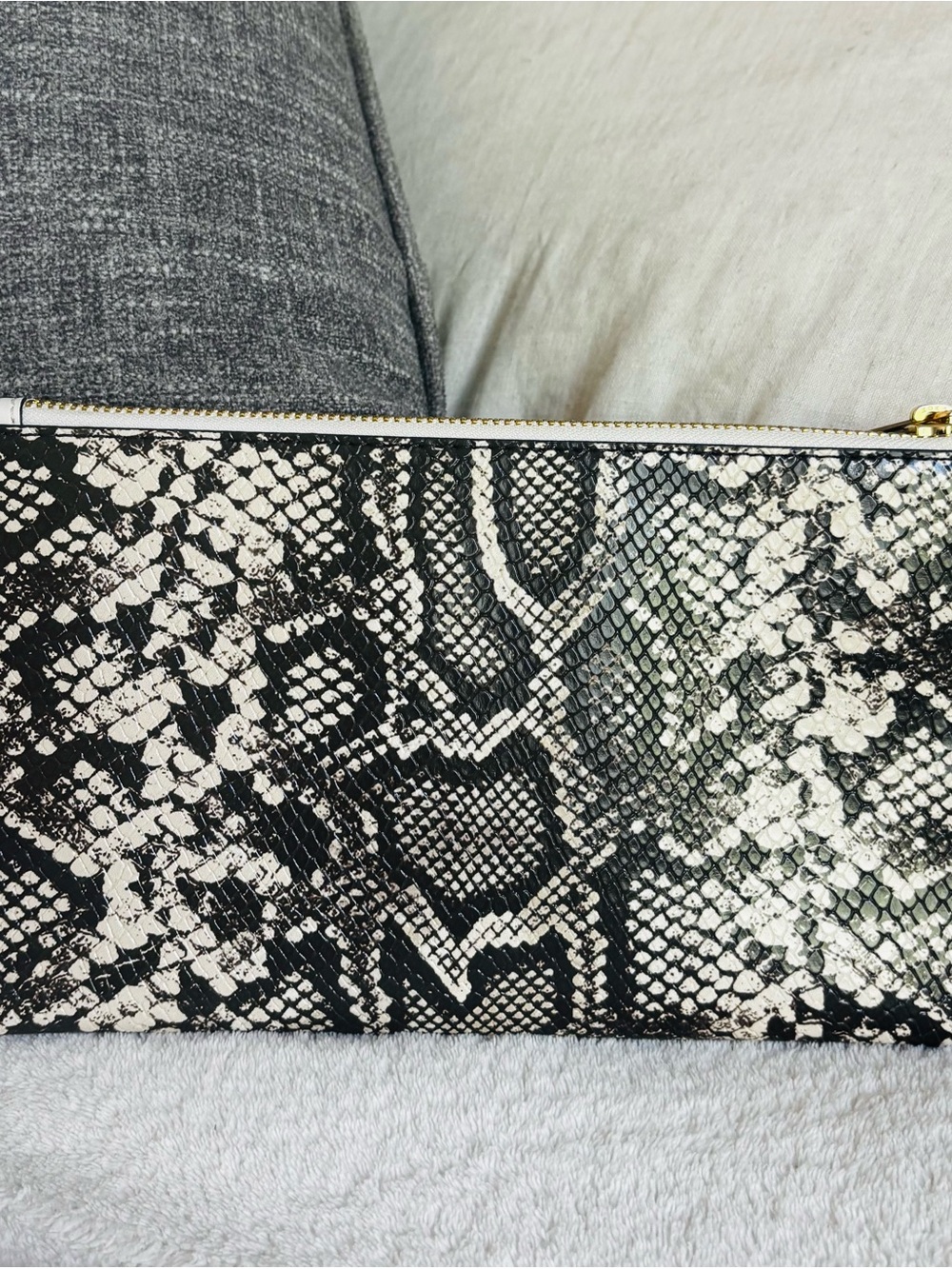Michael Kors Black & White Snake-Print Wristlet Clutch - Picture 4 of 8